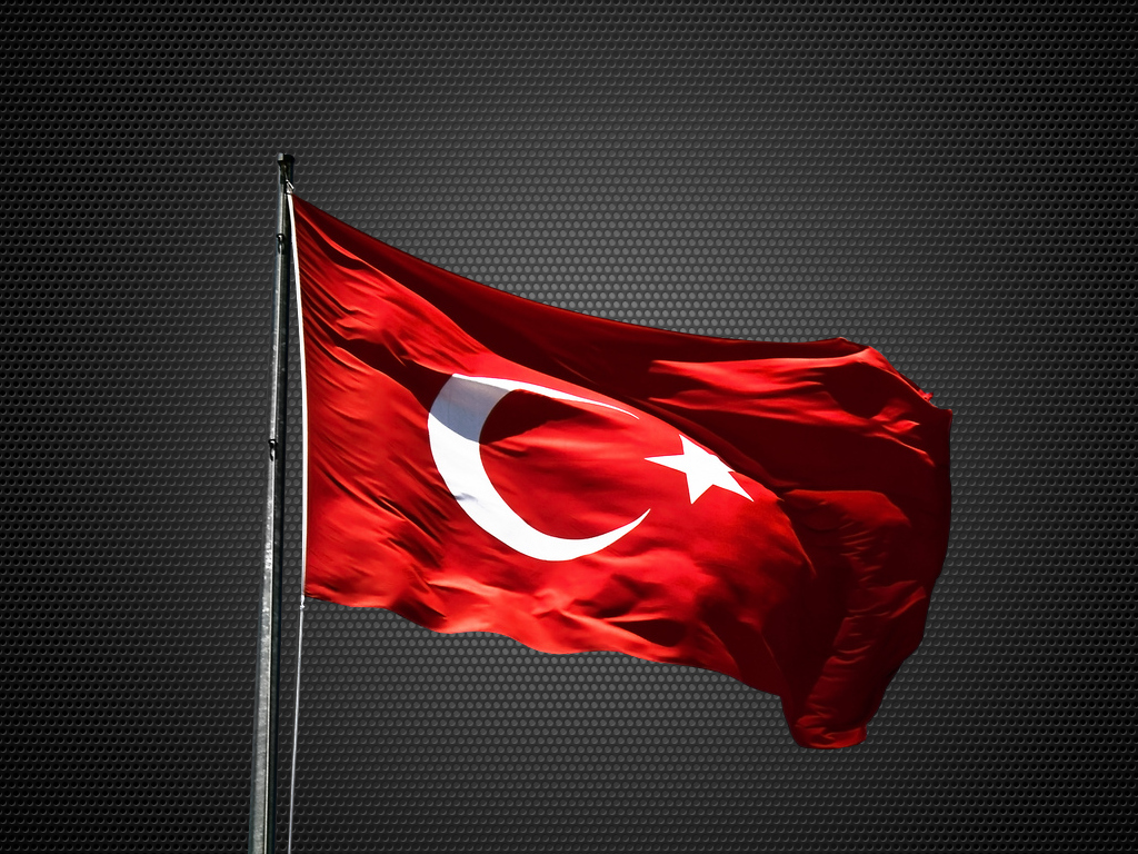 Siyah arka plan Türk bayrağı