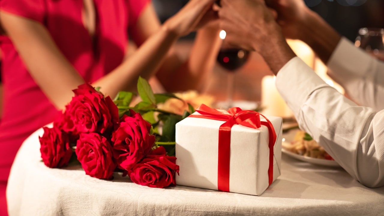 Erkek ve bayan için 14 Şubat Sevgililer Günü hediye fikirleri 1